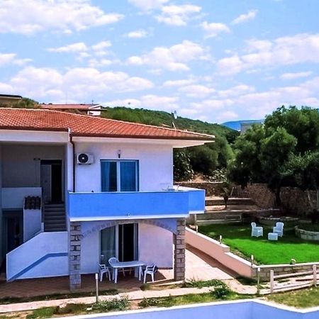Beb Con Piscina Villa Del Borgo Badesi Eksteriør billede