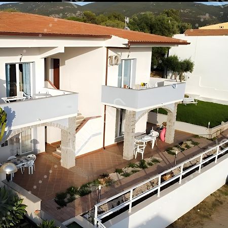 Beb Con Piscina Villa Del Borgo Badesi Eksteriør billede