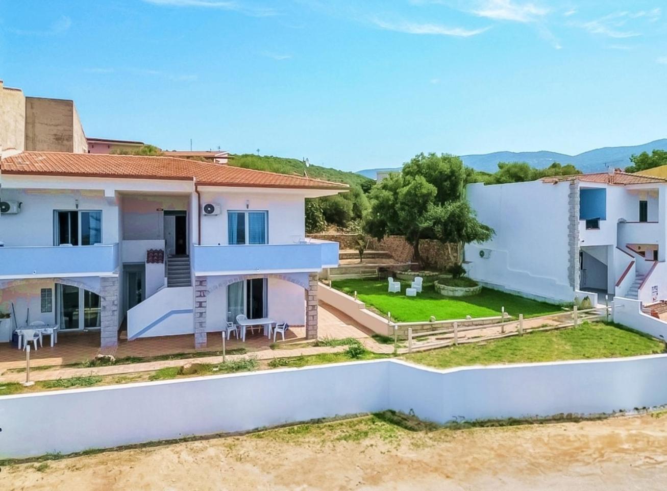 Beb Con Piscina Villa Del Borgo Badesi Eksteriør billede