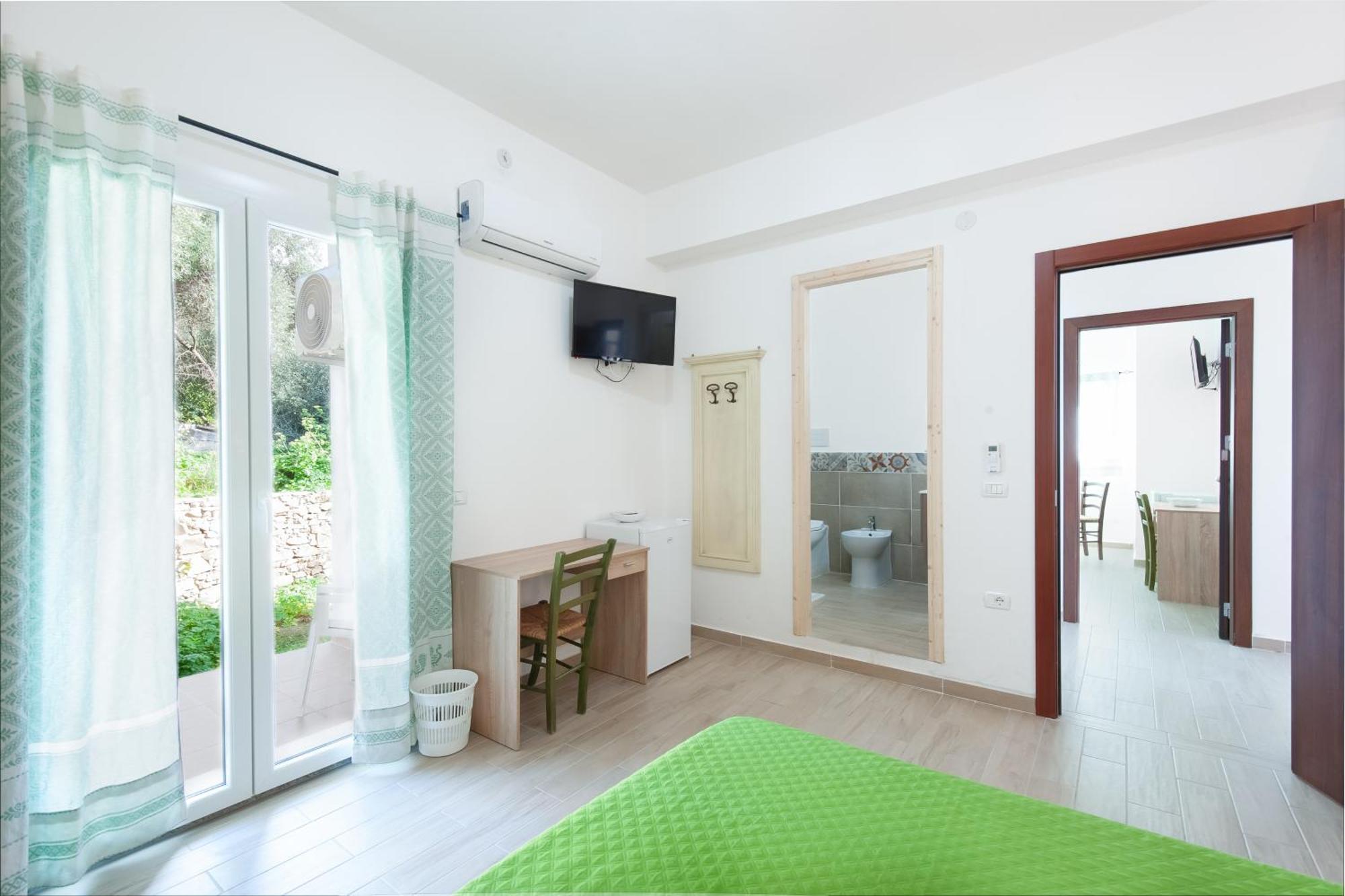 Beb Con Piscina Villa Del Borgo Badesi Eksteriør billede