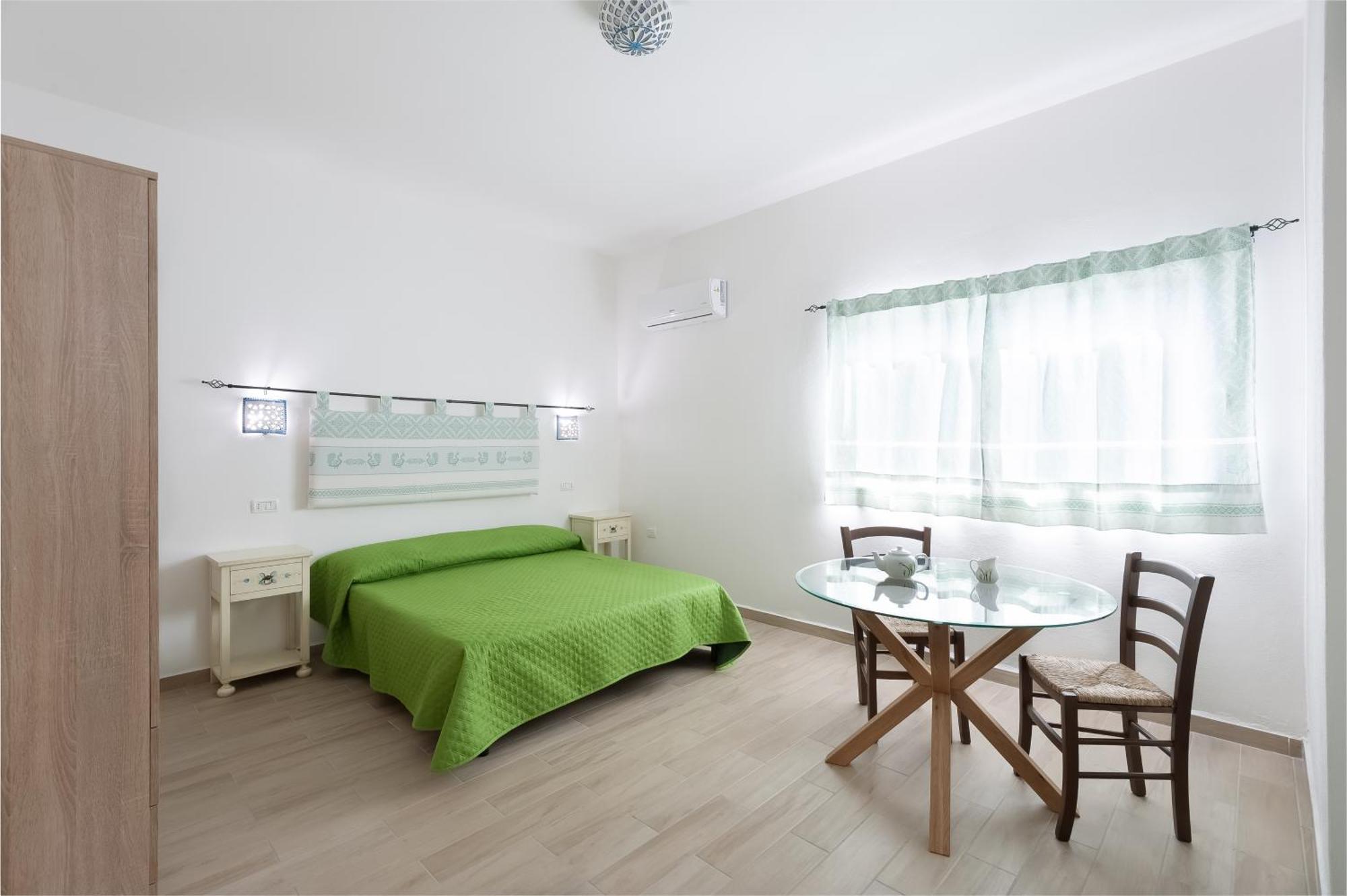 Beb Con Piscina Villa Del Borgo Badesi Eksteriør billede