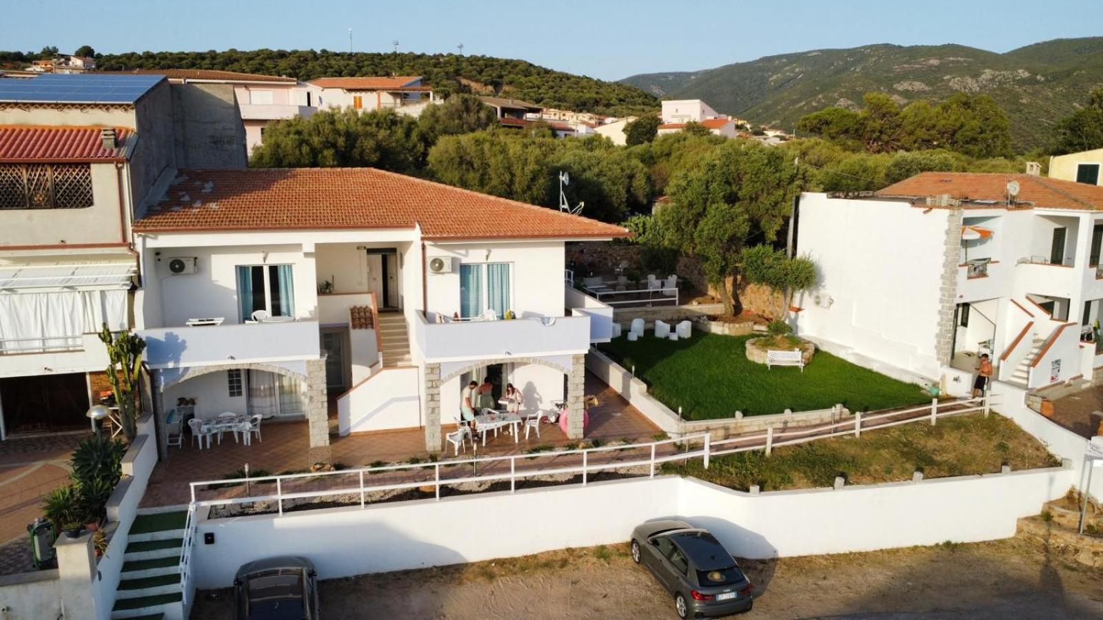 Beb Con Piscina Villa Del Borgo Badesi Eksteriør billede