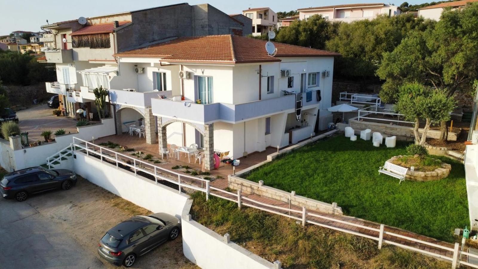 Beb Con Piscina Villa Del Borgo Badesi Eksteriør billede
