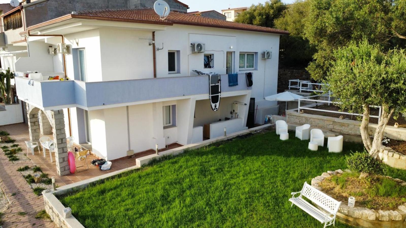 Beb Con Piscina Villa Del Borgo Badesi Eksteriør billede