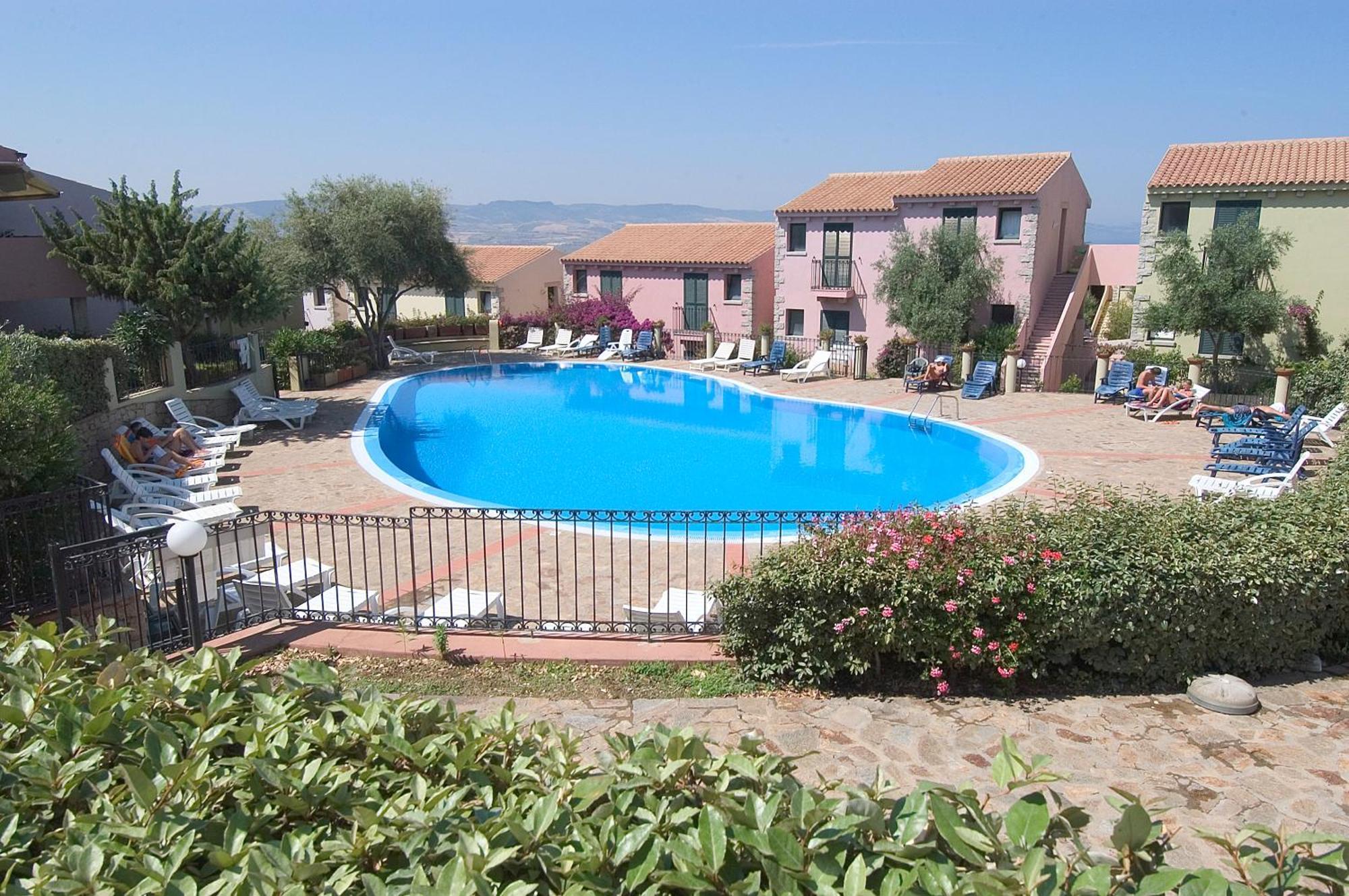 Beb Con Piscina Villa Del Borgo Badesi Eksteriør billede